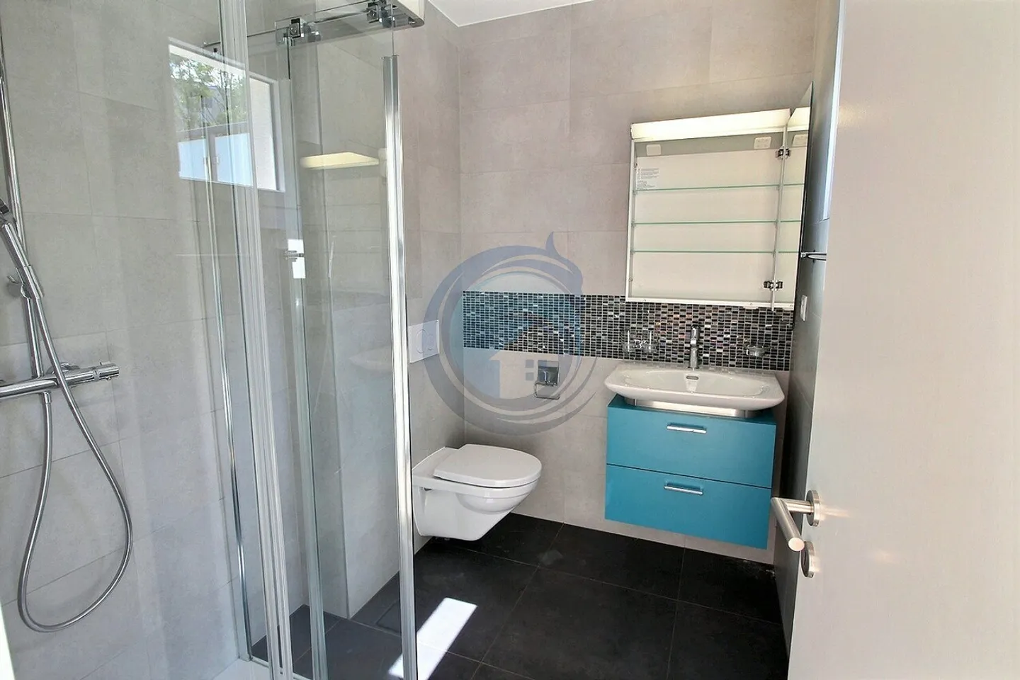 DISPONIBILE IMMEDIATAMENTE - MAGNIFICO ATTICO 4,5 STANZE CON TERRAZZA E ASCENSORE - Foto 11 di 17
