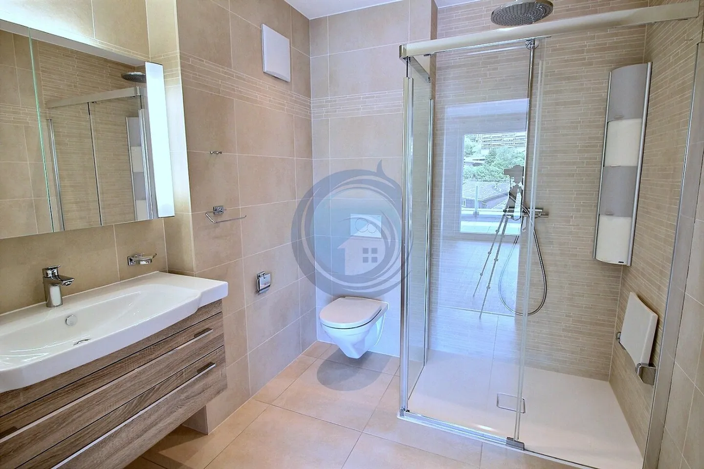 DISPONIBILE IMMEDIATAMENTE - MAGNIFICO ATTICO 4,5 STANZE CON TERRAZZA E ASCENSORE - Foto 13 di 17