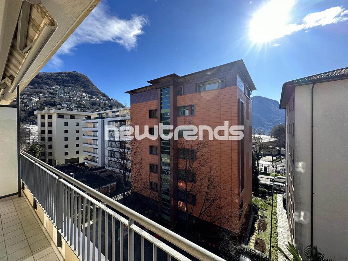 Appartement lumineux à Cassarate avec vue sur le lac - Photo 1 sur 12