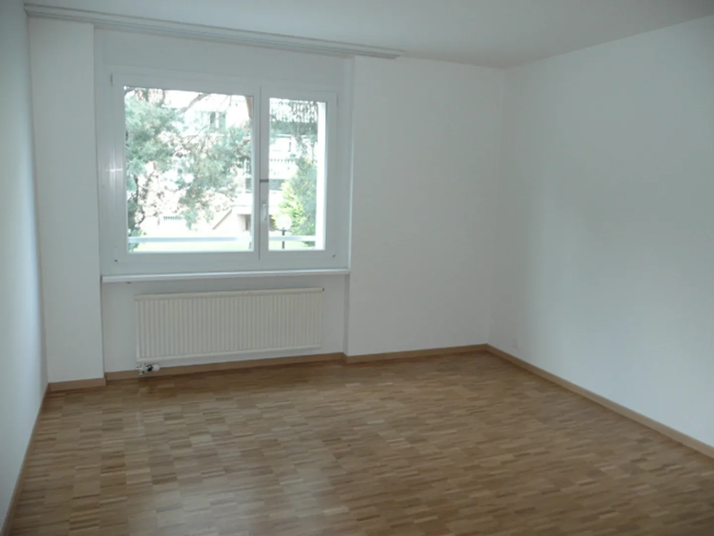 Apartment for rent - Photo 3 of 4