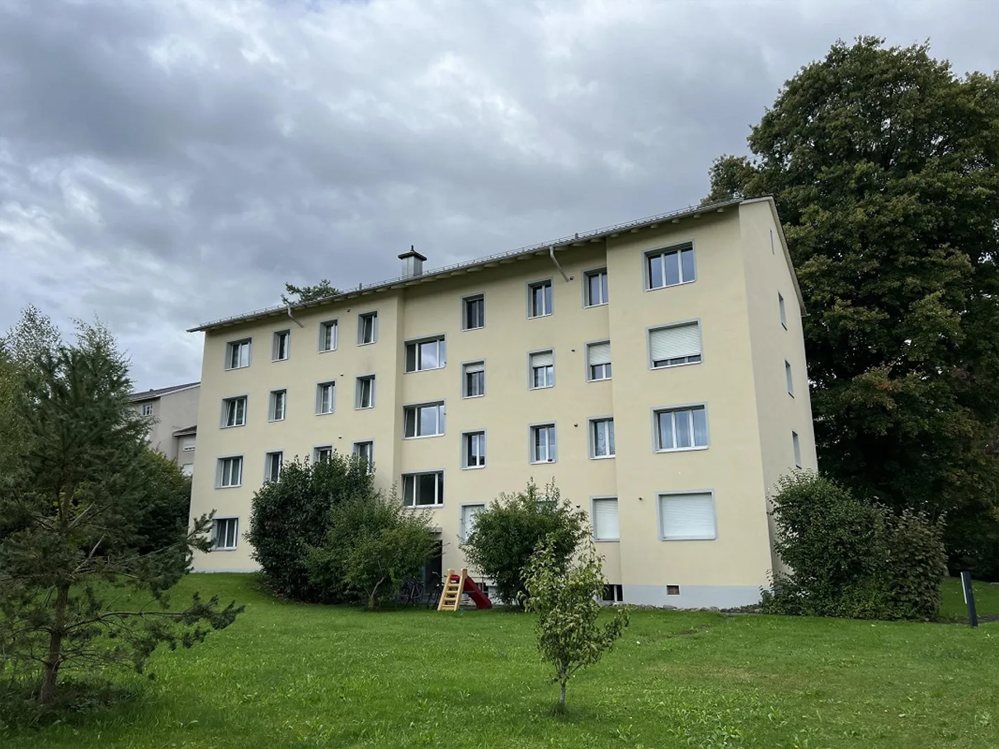 Bright and Cozy Single Apartment - Photo 1 of 9