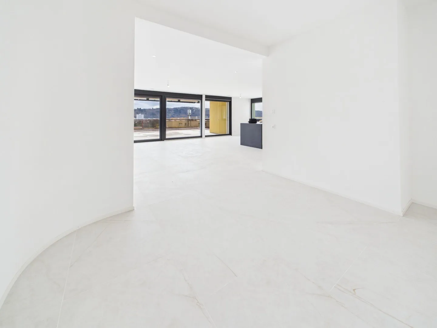 Appartamento esclusivo con terrazza di 5,5 stanze a Umiken - Foto 4 di 11