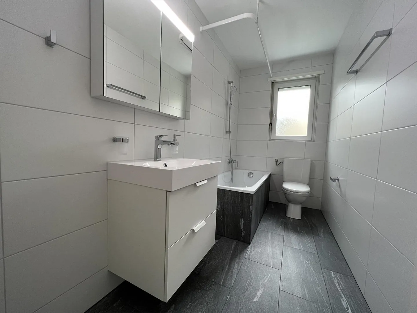 Bright and Cozy Single Apartment - Photo 5 of 9