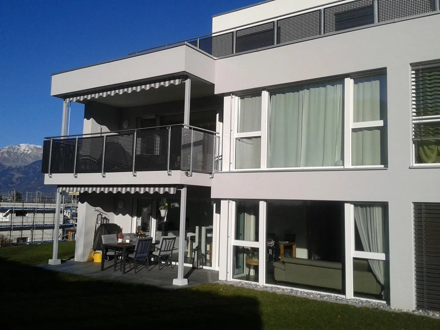 Appartement lumineux et ensoleillé de 4 1/2 pièces - Photo 1 sur 9