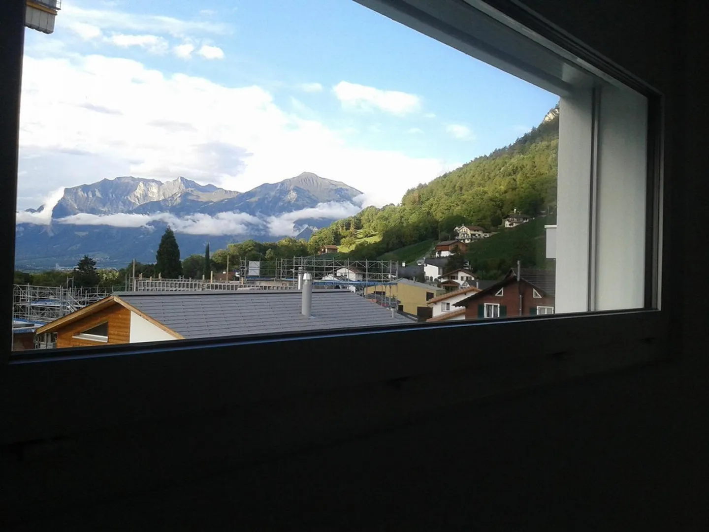 Appartement lumineux et ensoleillé de 4 1/2 pièces - Photo 2 sur 9