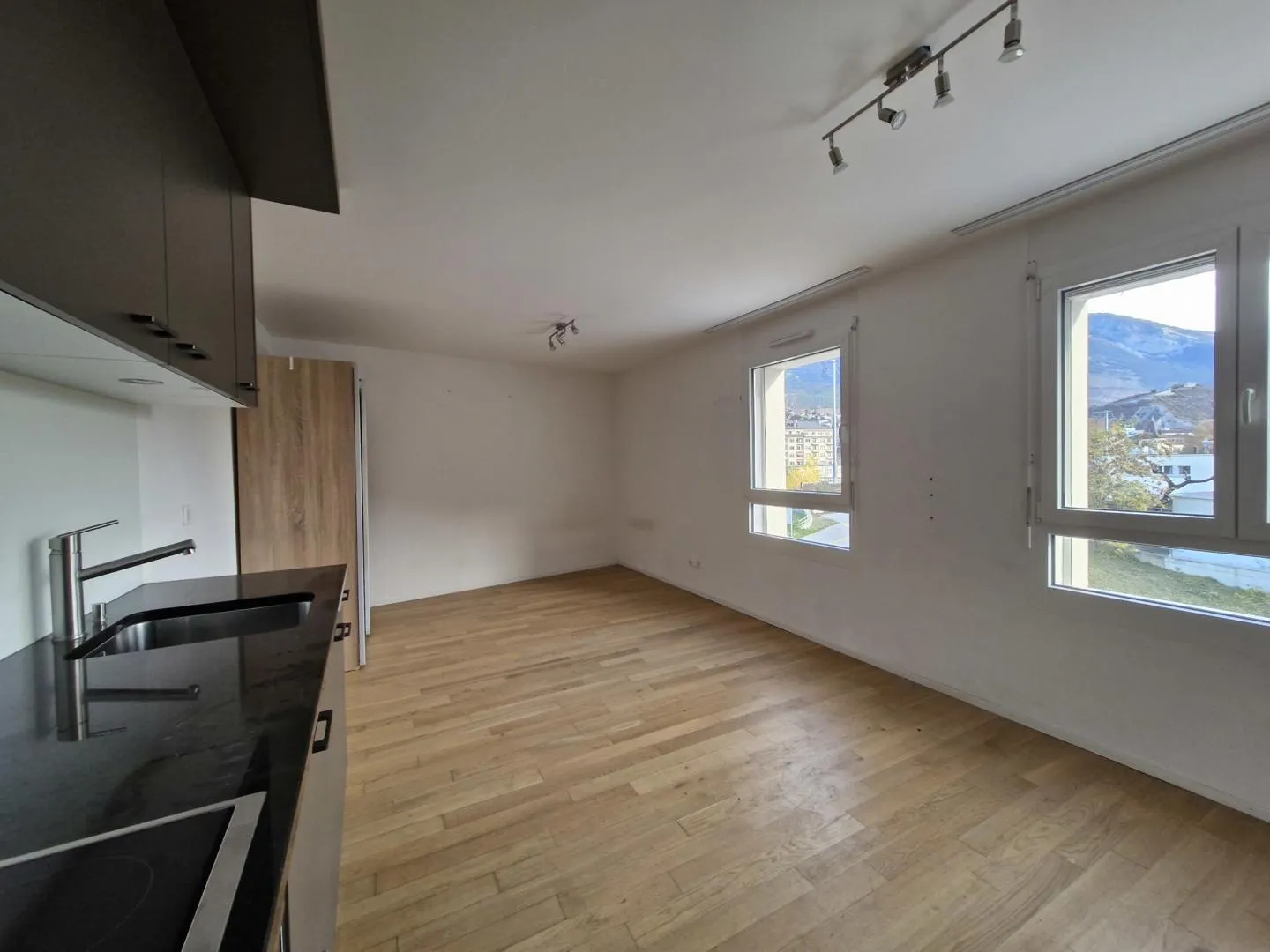 Studio à louer - Photo 3 sur 6