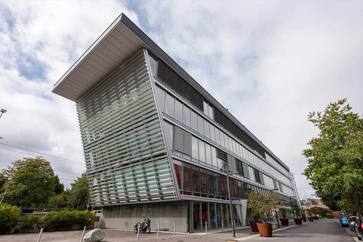 Treten Sie einer kollaborativen Coworking-Umgebung bei Regus Station Lakeside bei - Foto 3 von 9
