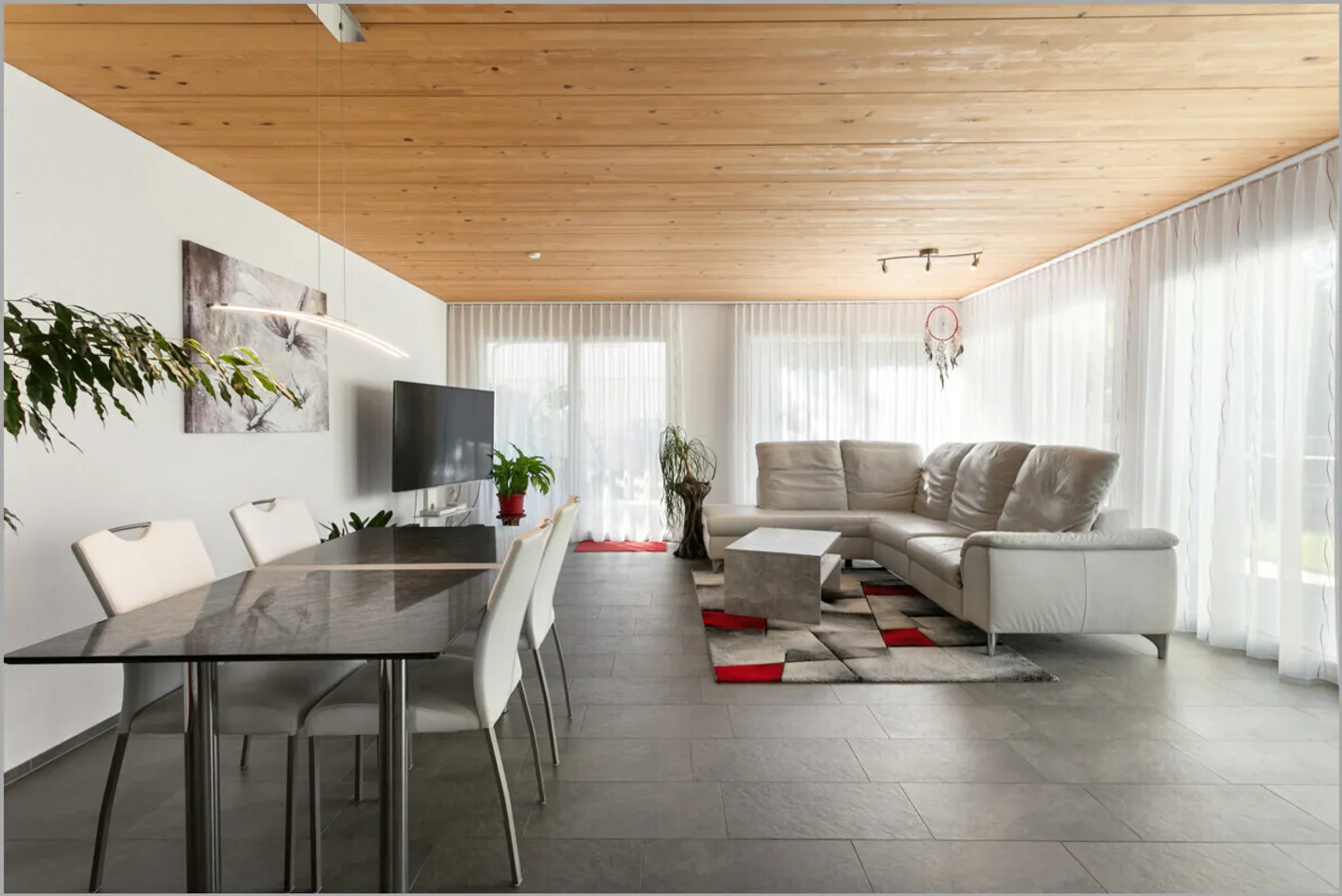 Vie confortable dans une maison de ville d'angle avec jardin et ascenseur - Photo 4 sur 13
