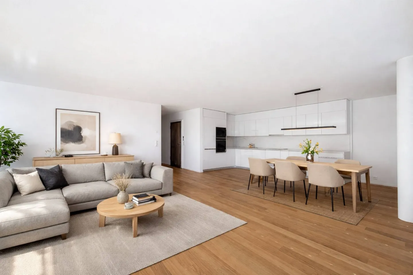 Luxury Apartment by Lake - Photo 1 of 13