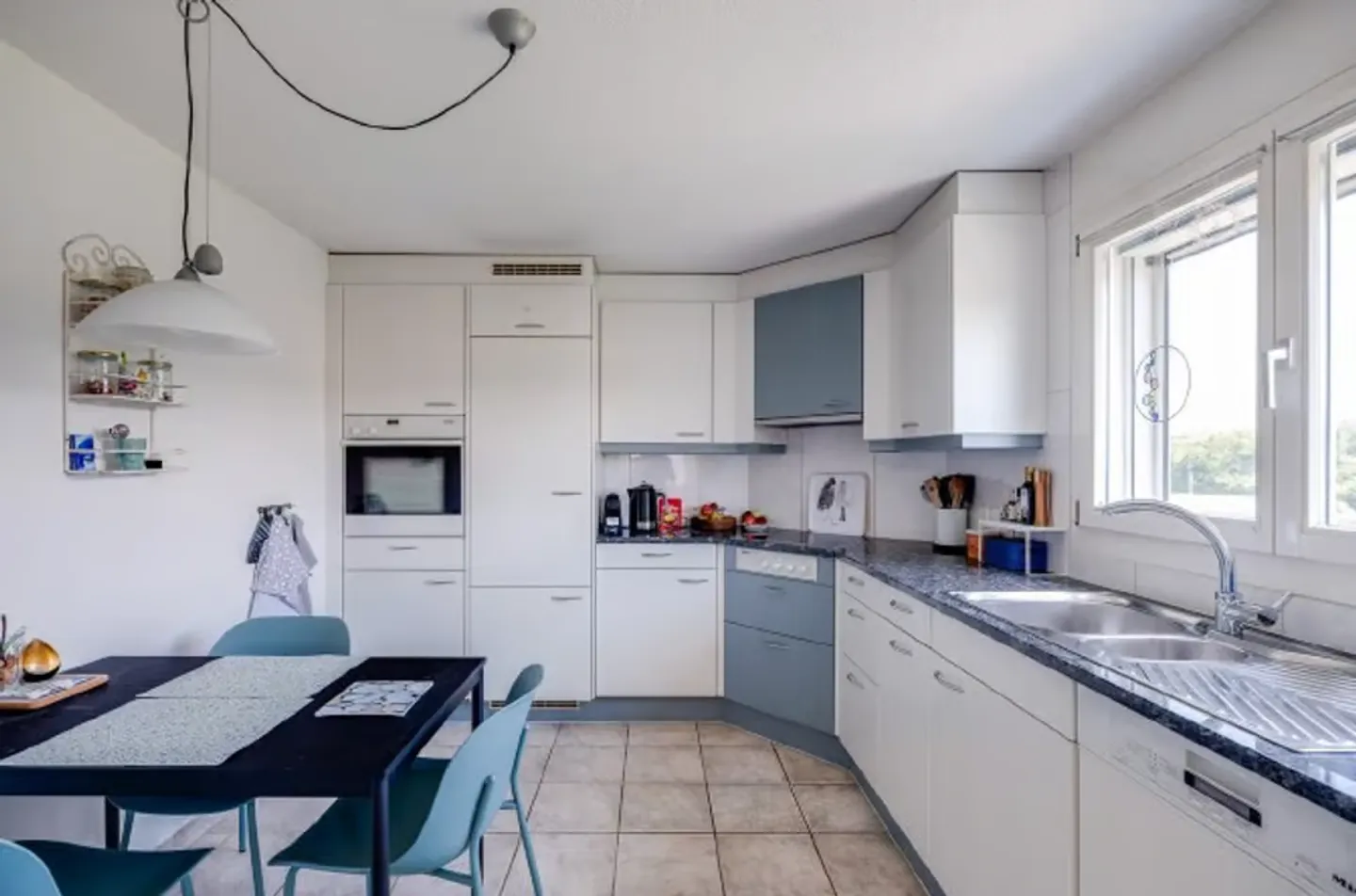Ruhige 4.5-Zimmerwohnung in Sutz - Foto 3 von 5