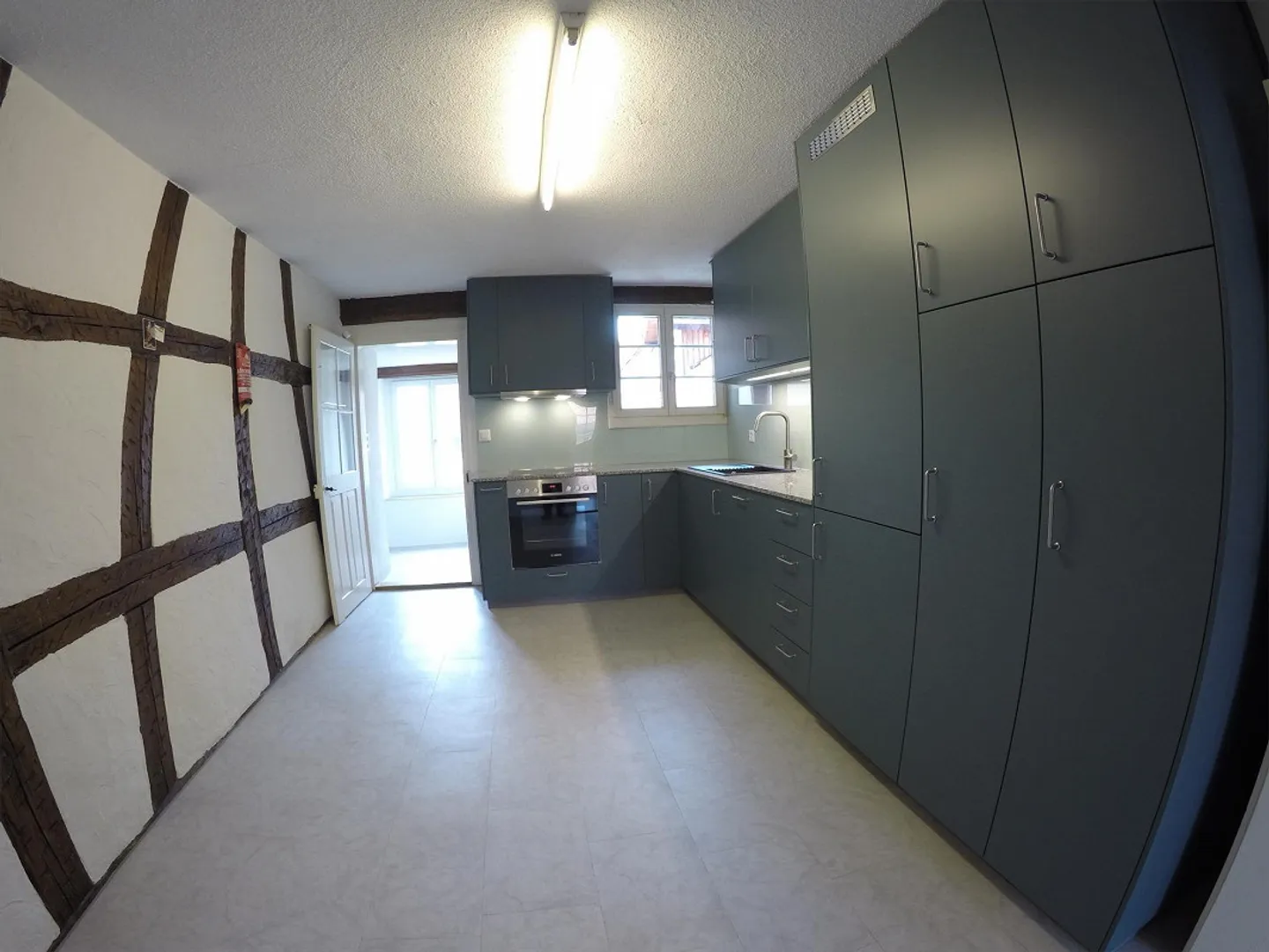 Appartamento spazioso e affascinante di 4,5 stanze - Foto 2 di 6