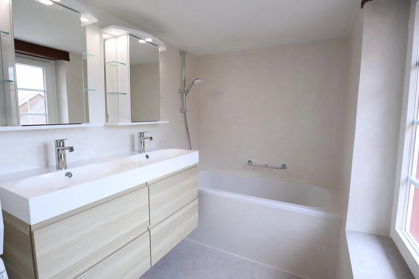 Appartamento spazioso e affascinante di 4,5 stanze - Foto 5 di 6