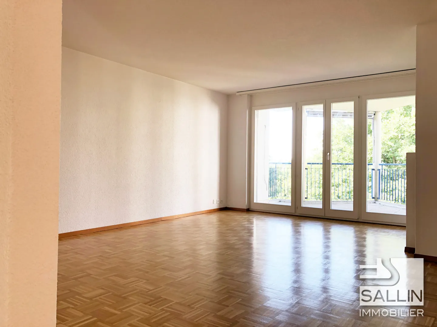 NICE 3-ROOM APARTMENT IN THE DAILLES NEIGHBORHOOD - Photo 3 of 7