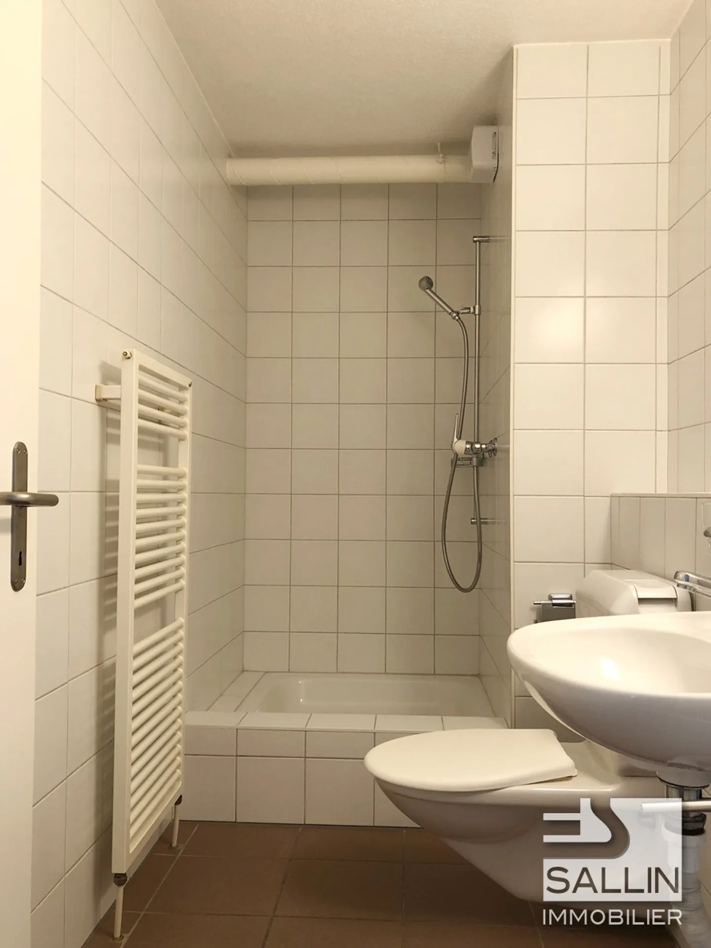 NICE 3-ROOM APARTMENT IN THE DAILLES NEIGHBORHOOD - Photo 6 of 7