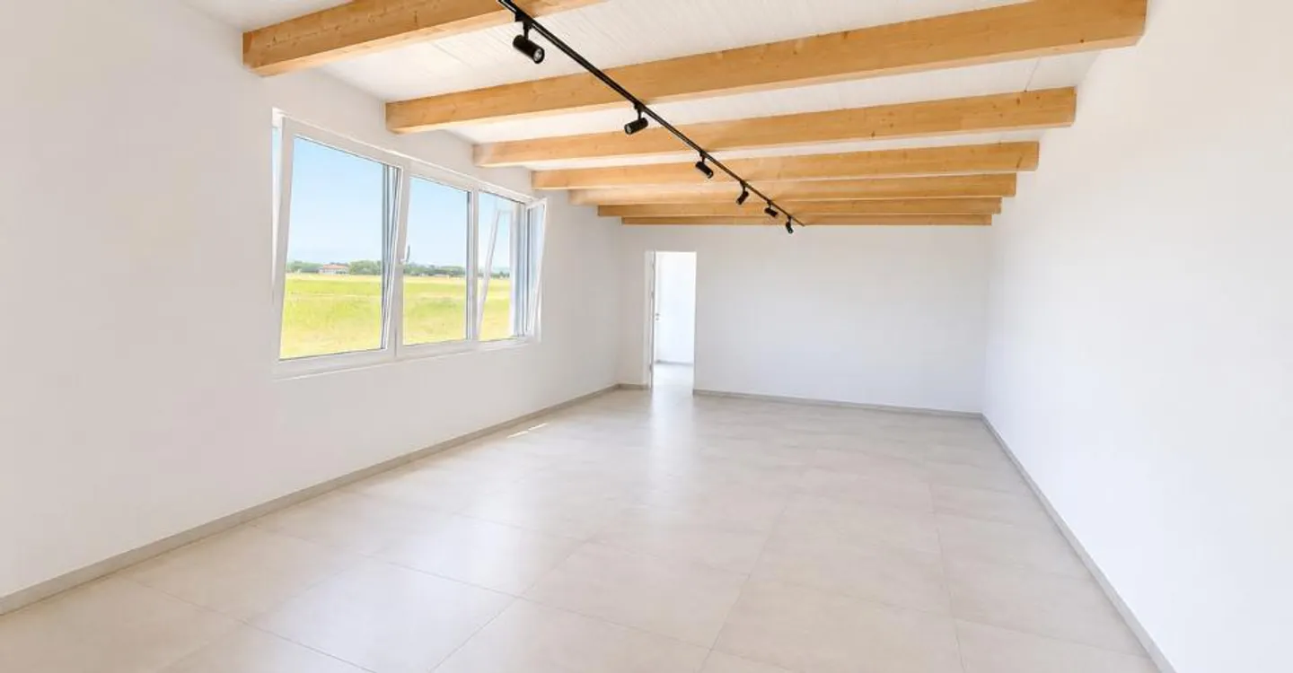 Espace Commercial à Corcelles - Photo 3 sur 3