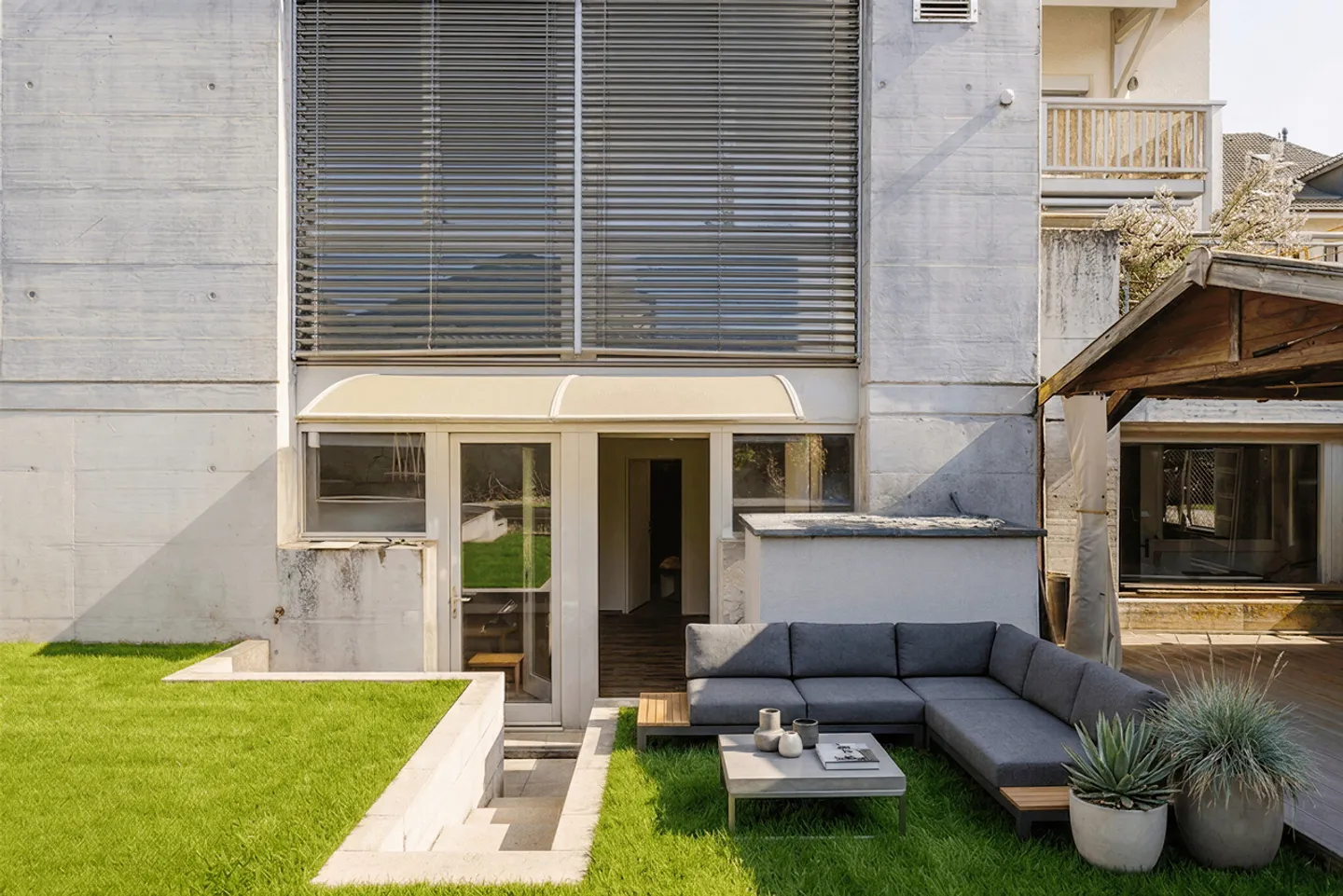 Heller Duplex mit 5 Zimmern, privatem Garten und 2 Garagen - Foto 7 von 11