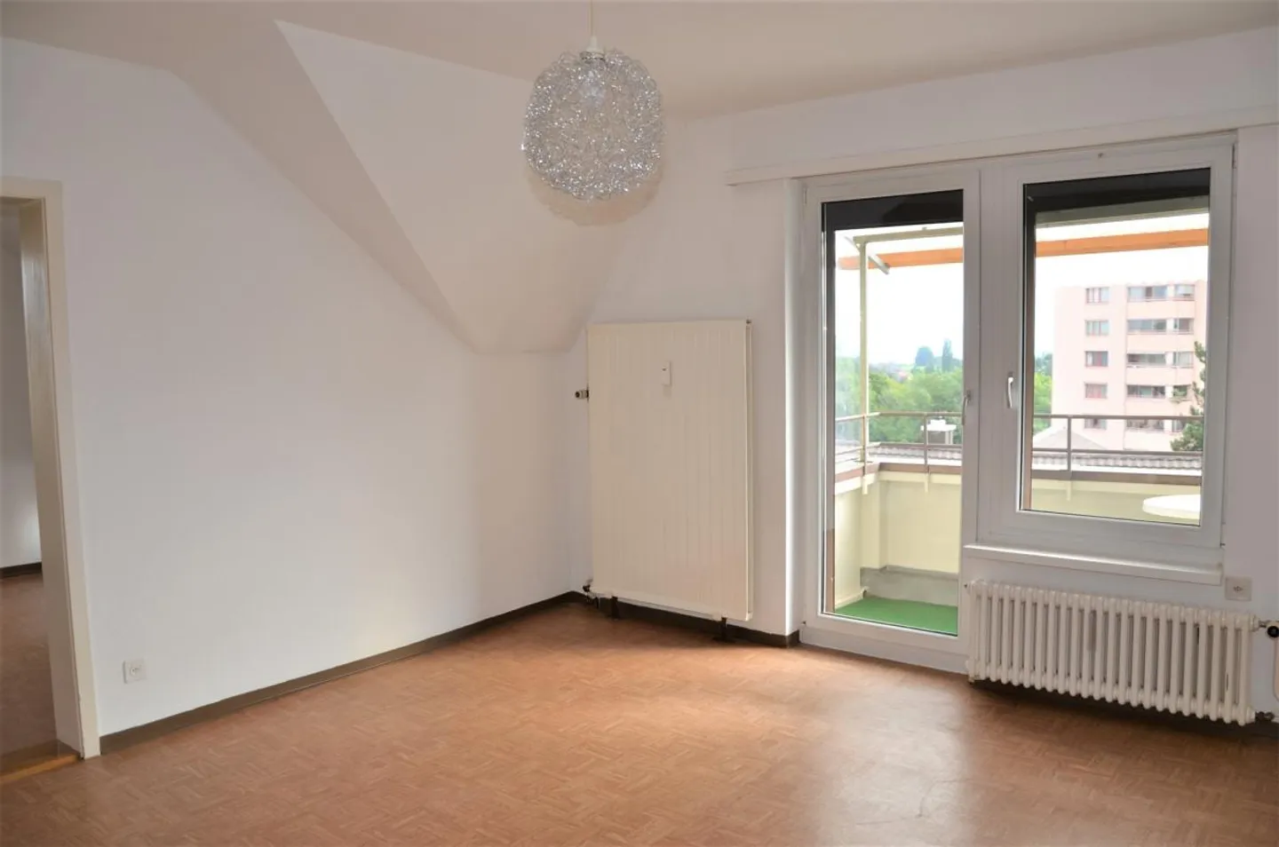 Cozy 3-room attic apartment with small balcony - Photo 6 of 18