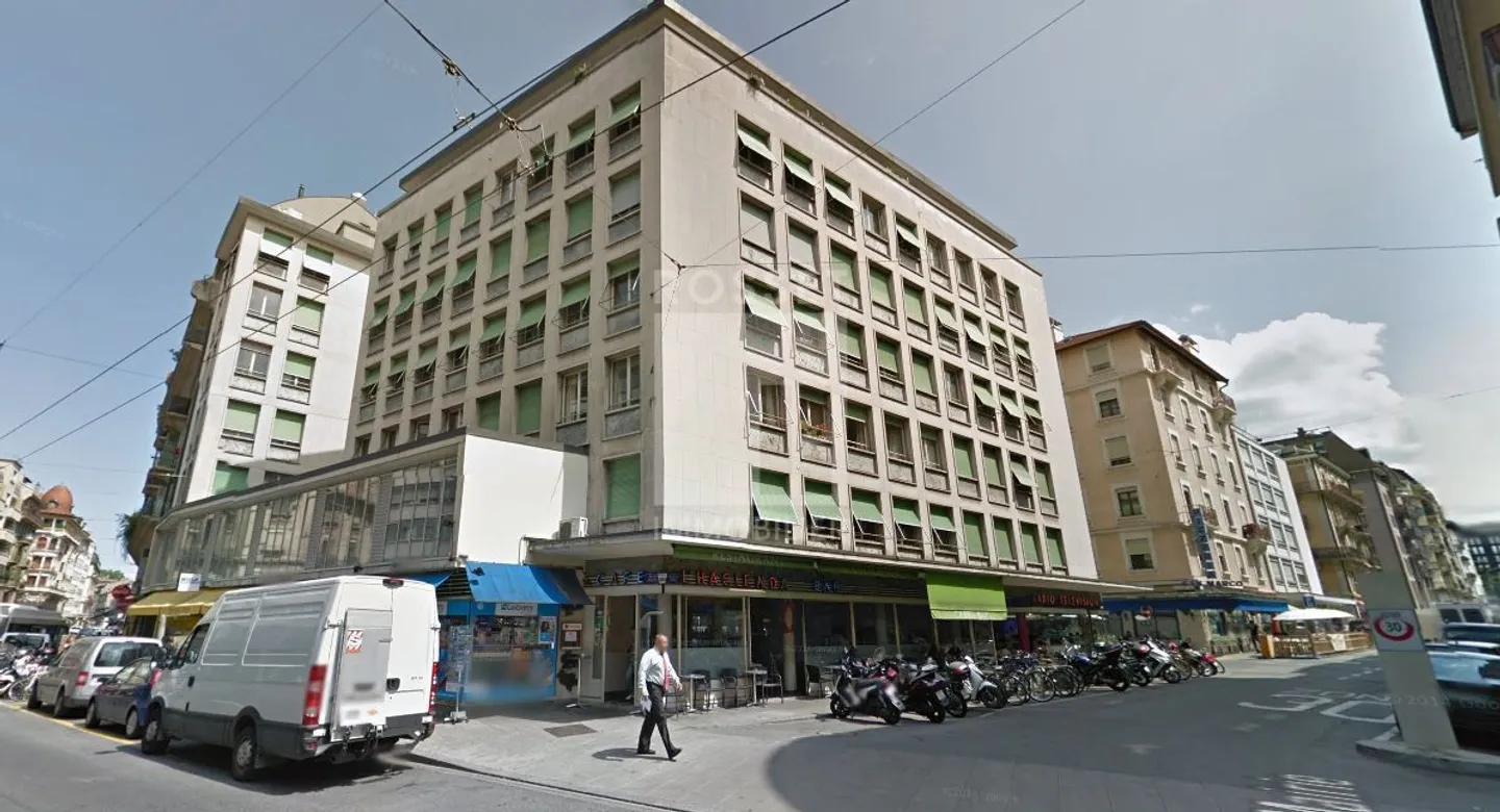 Arcade of about 94 m² including 70 m² in the basement - Photo 1 of 2