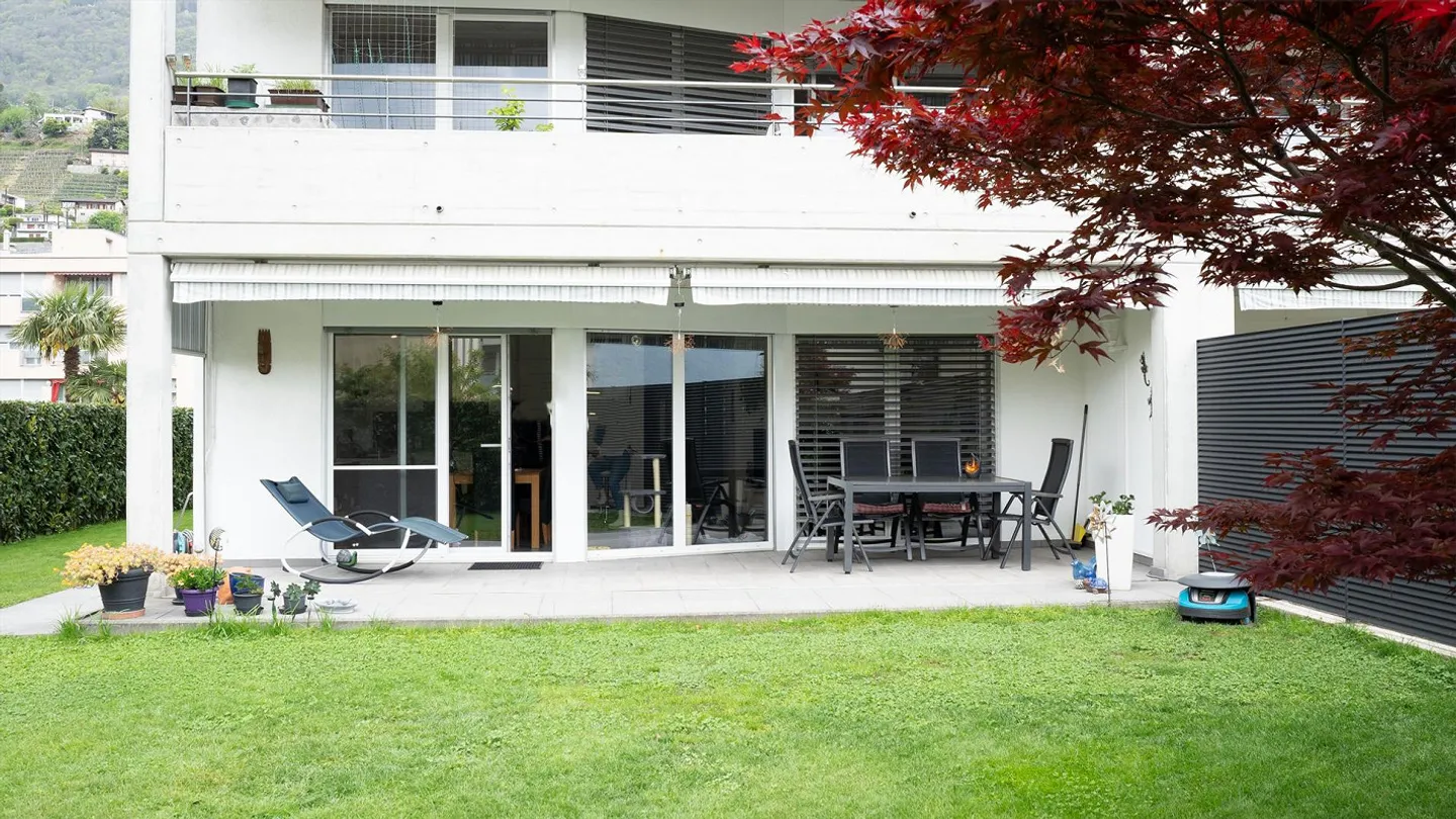 Geräumige 4,5-Zimmer-Wohnung mit großem Privatgarten in Tenero - Foto 3 von 20