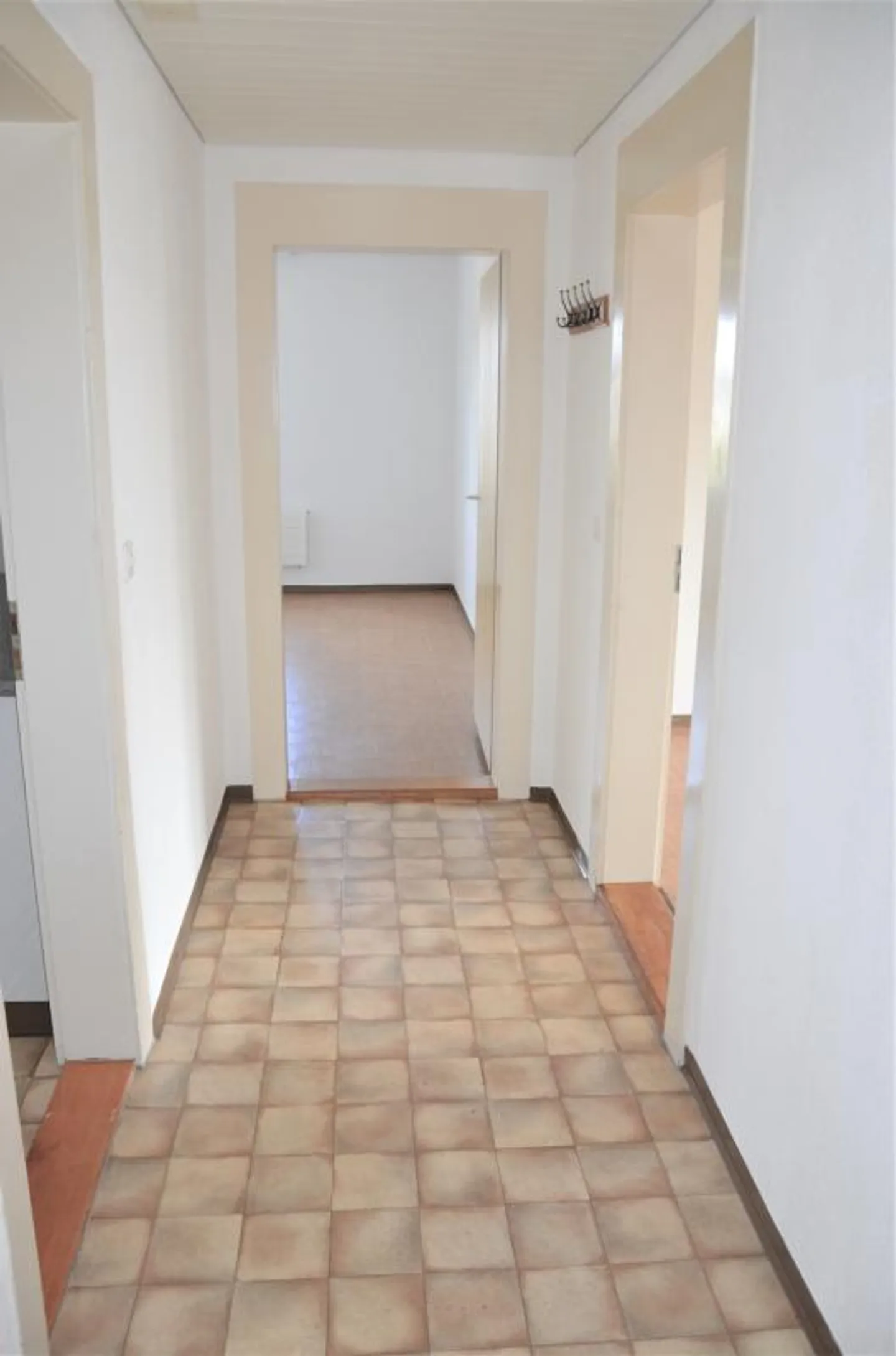 Cozy 3-room attic apartment with small balcony - Photo 16 of 18