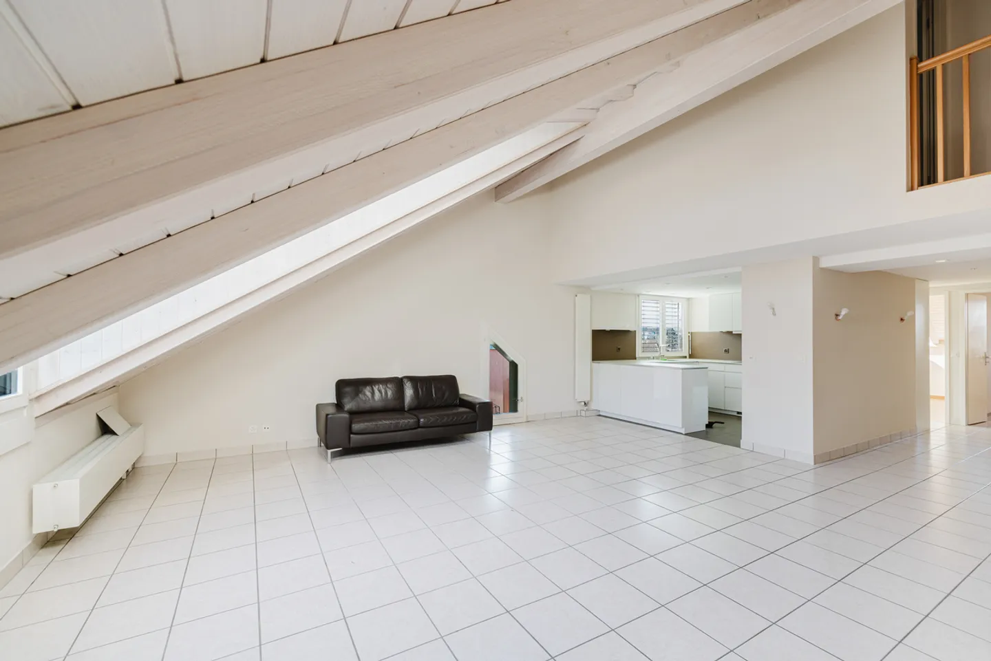 Heller Duplex mit 5 Zimmern, privatem Garten und 2 Garagen - Foto 10 von 11