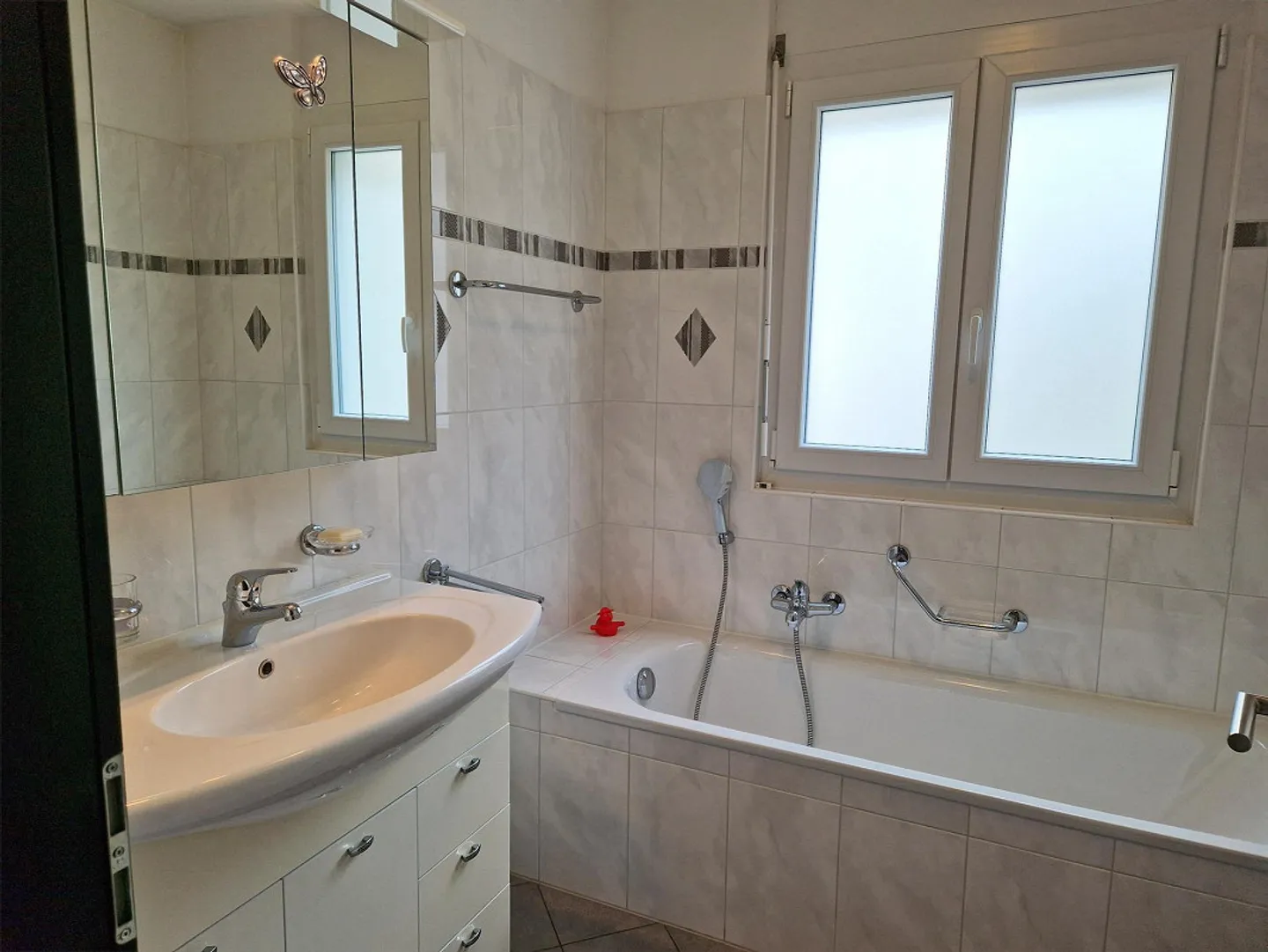 Geräumige 4,5-Zimmer-Wohnung mit großem Privatgarten in Tenero - Foto 15 von 20