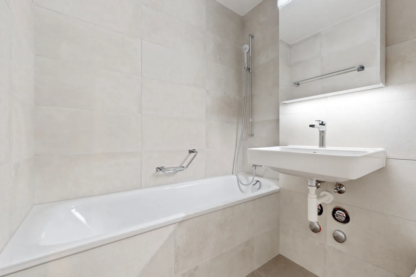 Nur einen Steinwurf vom Bahnhof entfernt - Foto 6 von 9