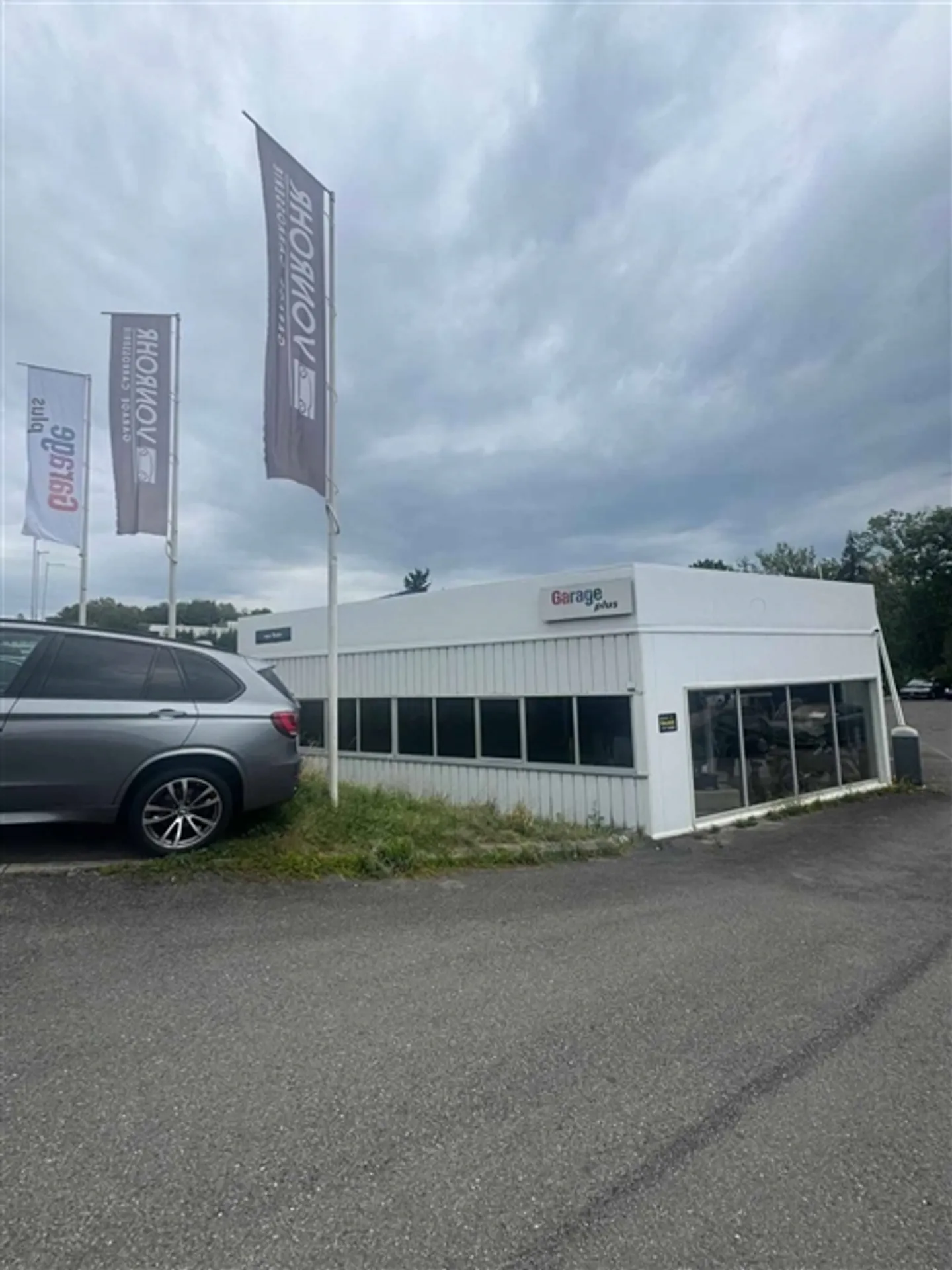 Garage/officina carrozzeria completamente attrezzata, situata comodamente all'uscita dell'autostrada - Foto 1 di 2
