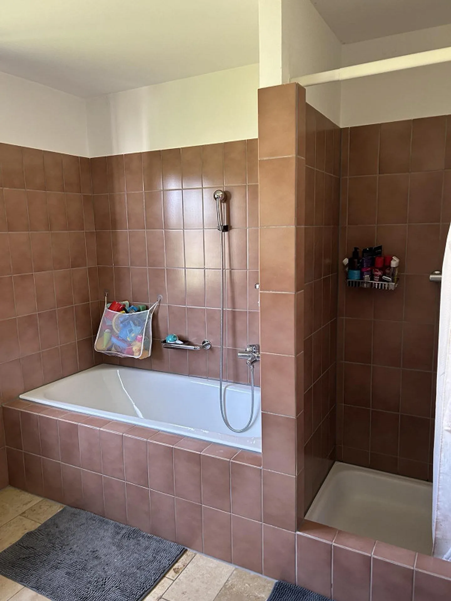 Spaziosa casa a schiera di 6,5 locali a Binningen - Foto 8 di 15