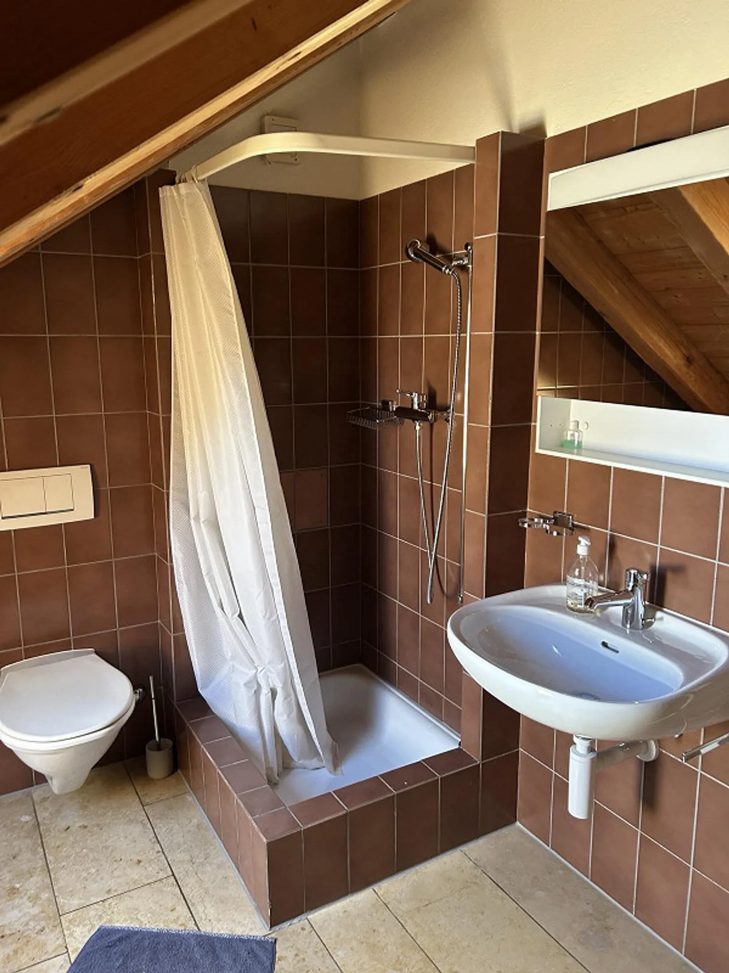 Spaziosa casa a schiera di 6,5 locali a Binningen - Foto 9 di 15