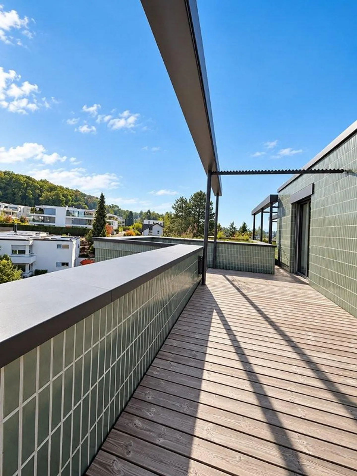 Stylish 3.5 room apartment with large terrace near the airport! - Photo 8 of 8