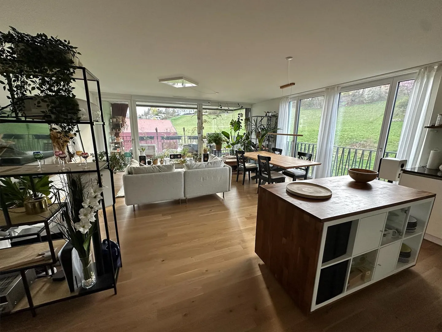 Appartamento spazioso, moderno e confortevole - Foto 1 di 8