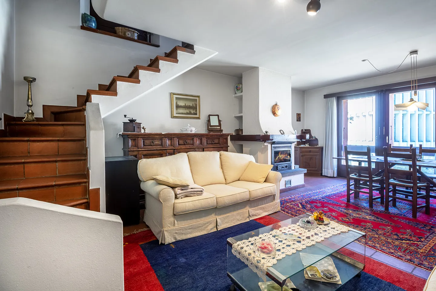 Grande casa con potenziale di sviluppo ad Osogna - Foto 3 di 9