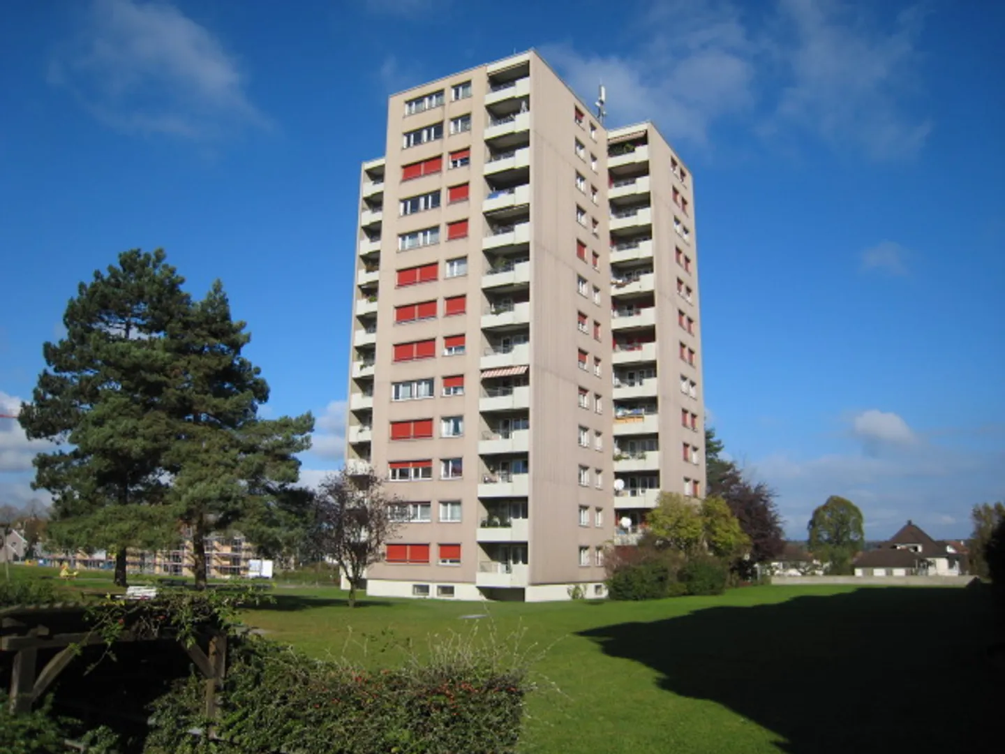 Spacious 3.5 room apartment with beautiful views over Amriswil - Photo 1 of 2