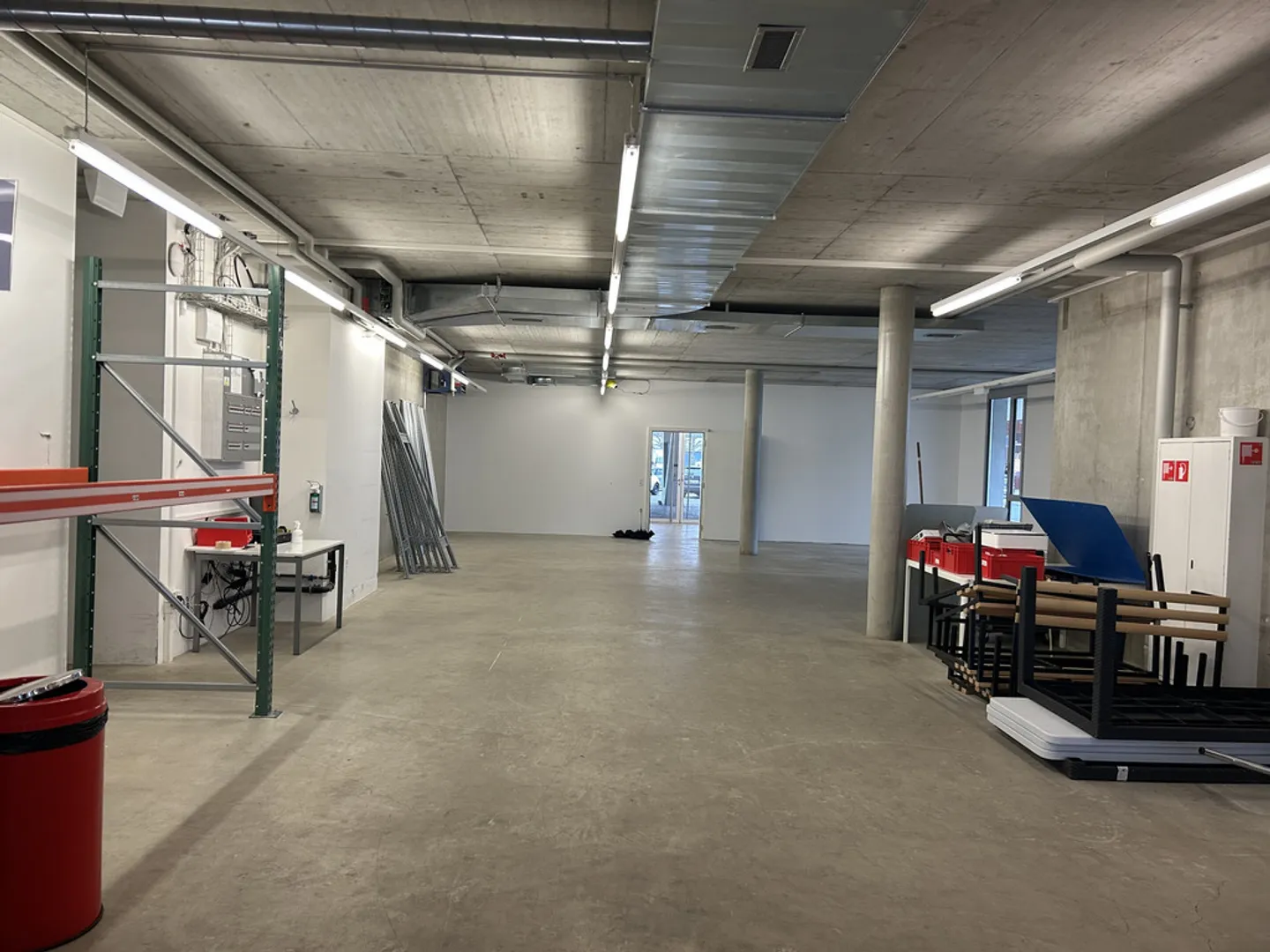 Spacious and strategically located warehouse in Mont-sur-Lausanne - Photo 4 of 4