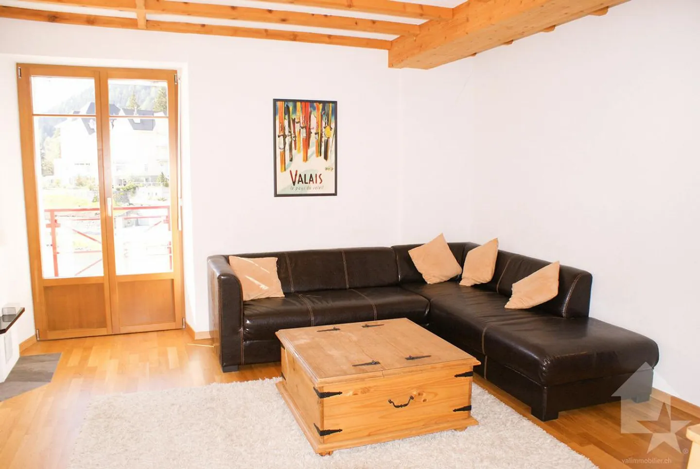 Stunning penthouse apartment with breathtaking lake view! - Photo 14 of 25