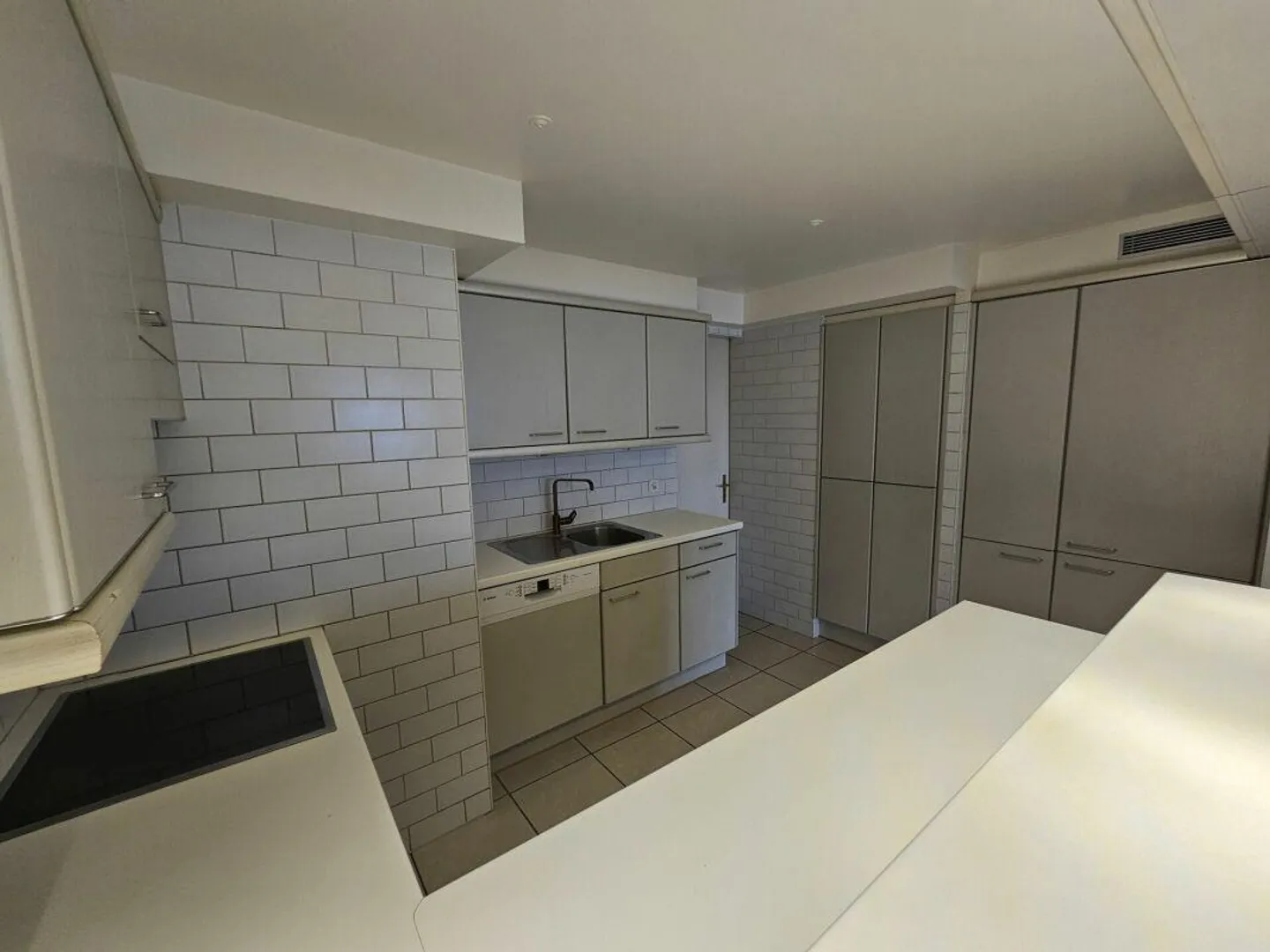 Très grand appartement de 4,5 pièces en duplex à Saint-Gingolph - Photo 4 sur 11