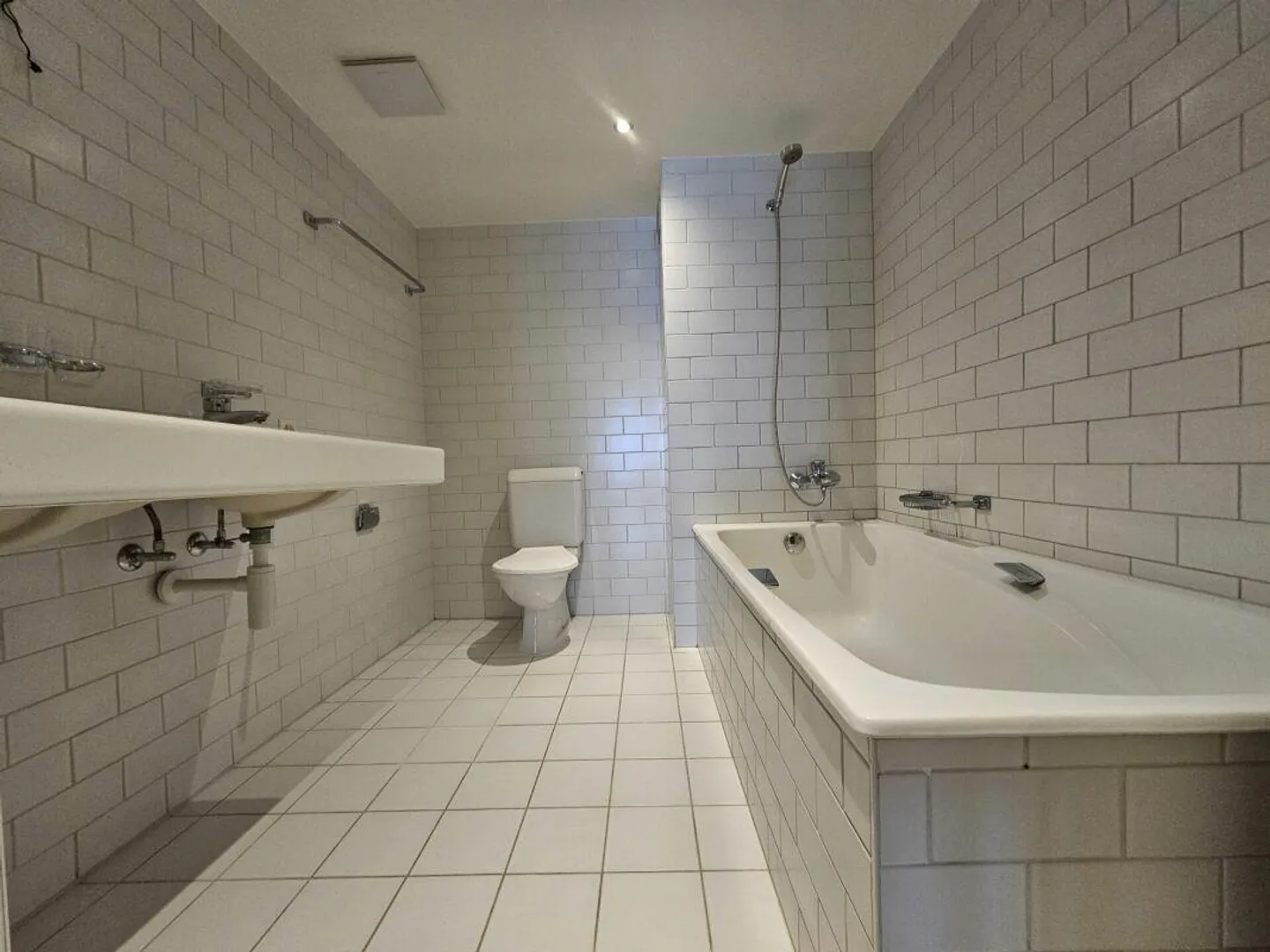 Très grand appartement de 4,5 pièces en duplex à Saint-Gingolph - Photo 7 sur 11