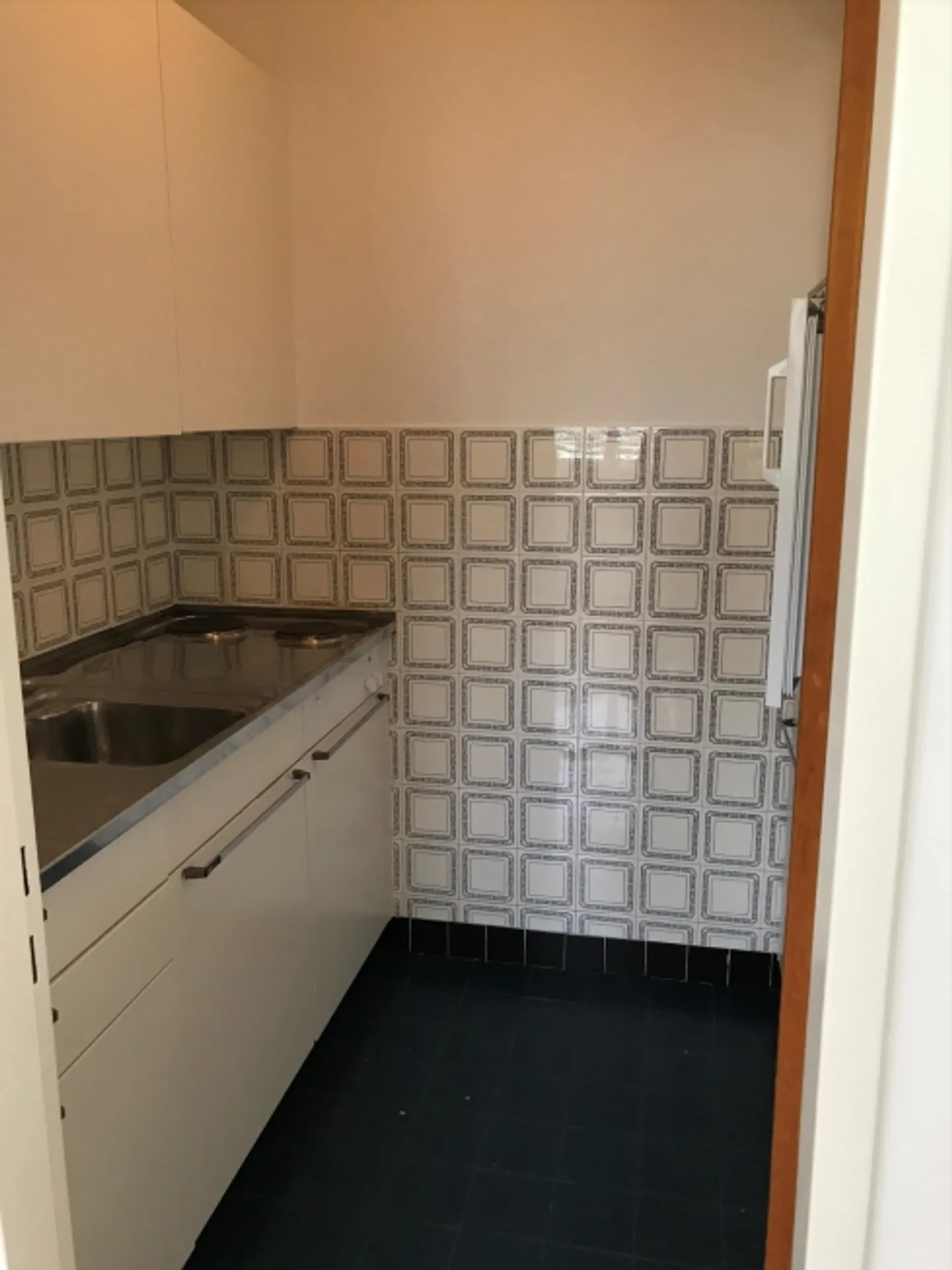 Cozy small apartment near Schützenmattpark - Photo 3 of 6