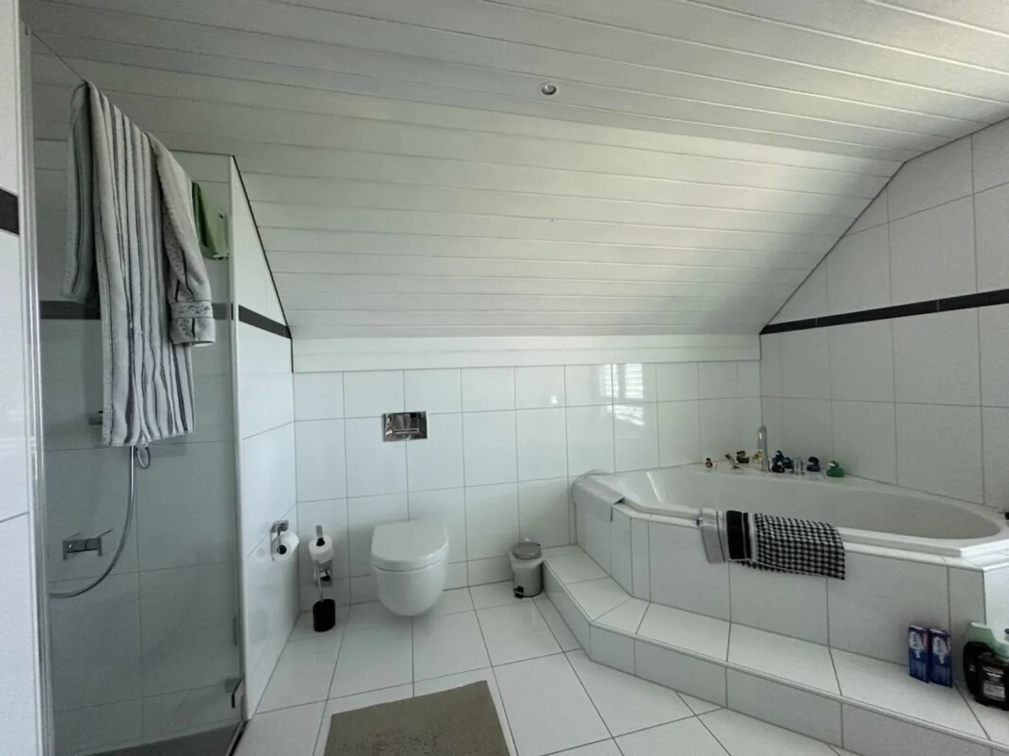 Casa unifamiliare moderna in una posizione splendida - Foto 8 di 13