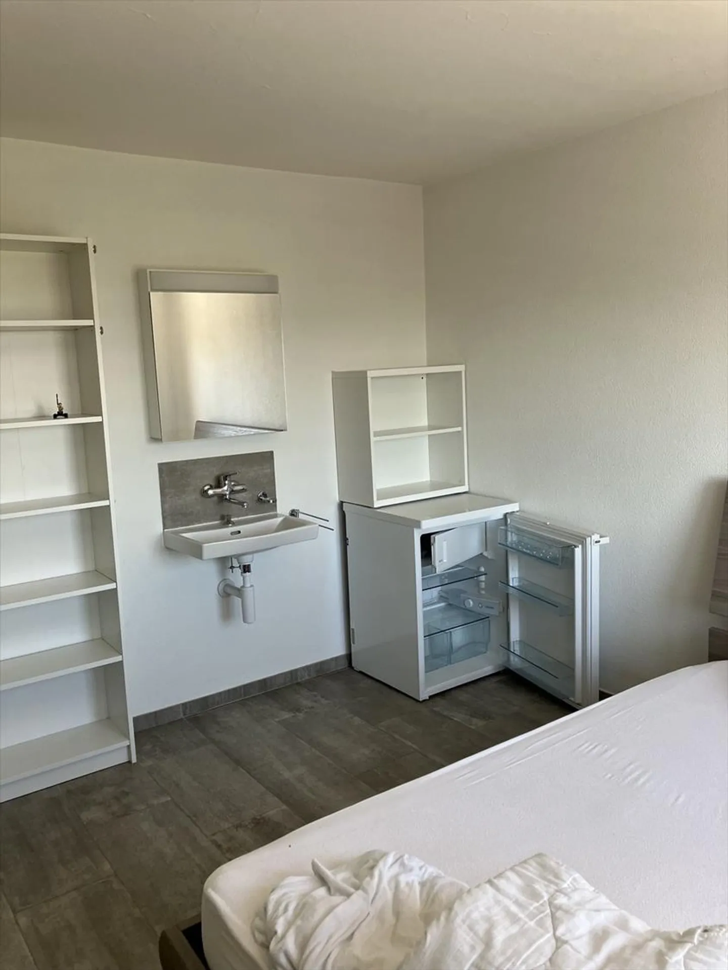 FURNISHED ROOM FOR RENT - Photo 4 of 7
