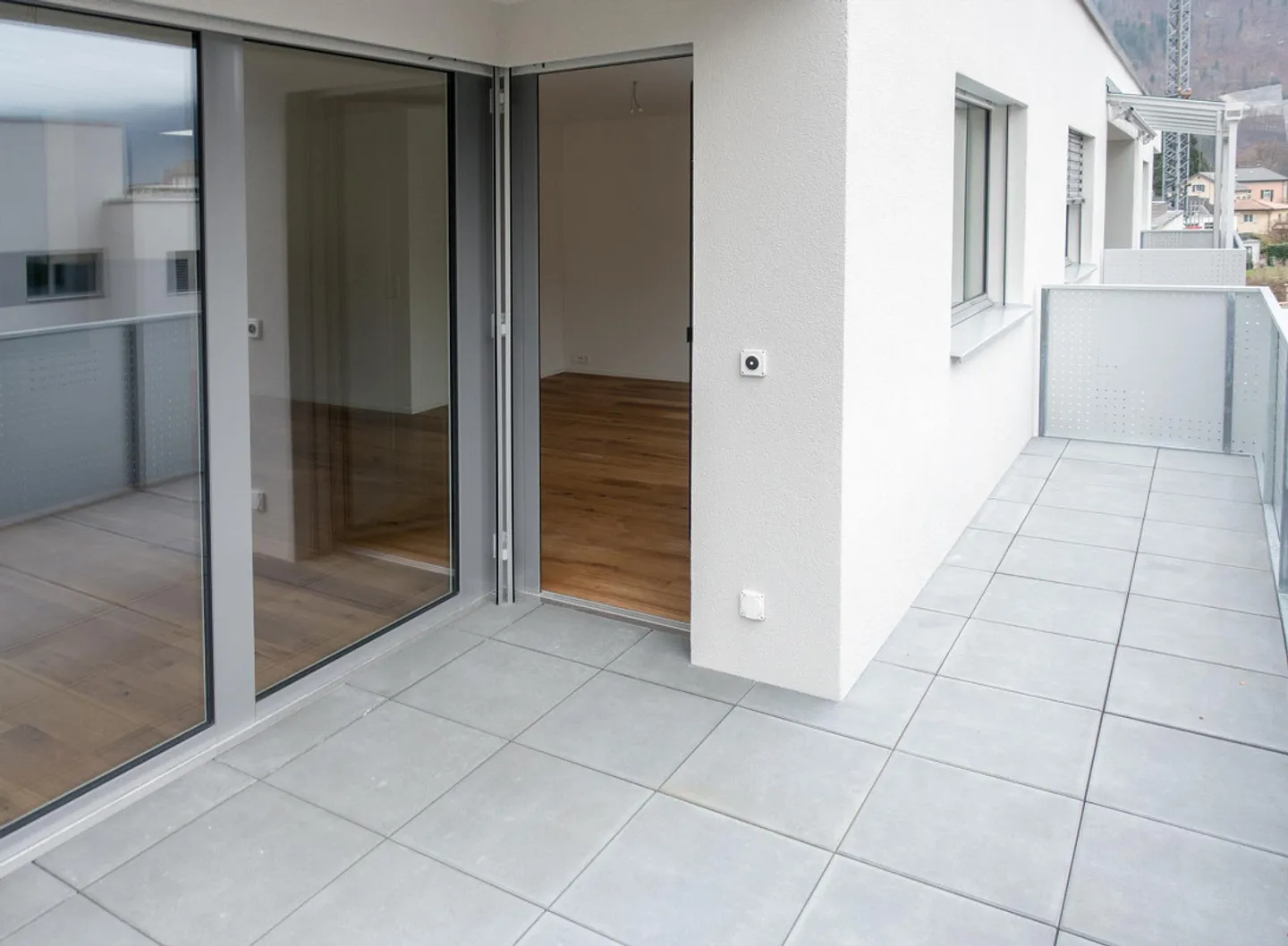Appartement moderne de 3,5 pièces au 4ème étage avec balcon spacieux - Photo 3 sur 12