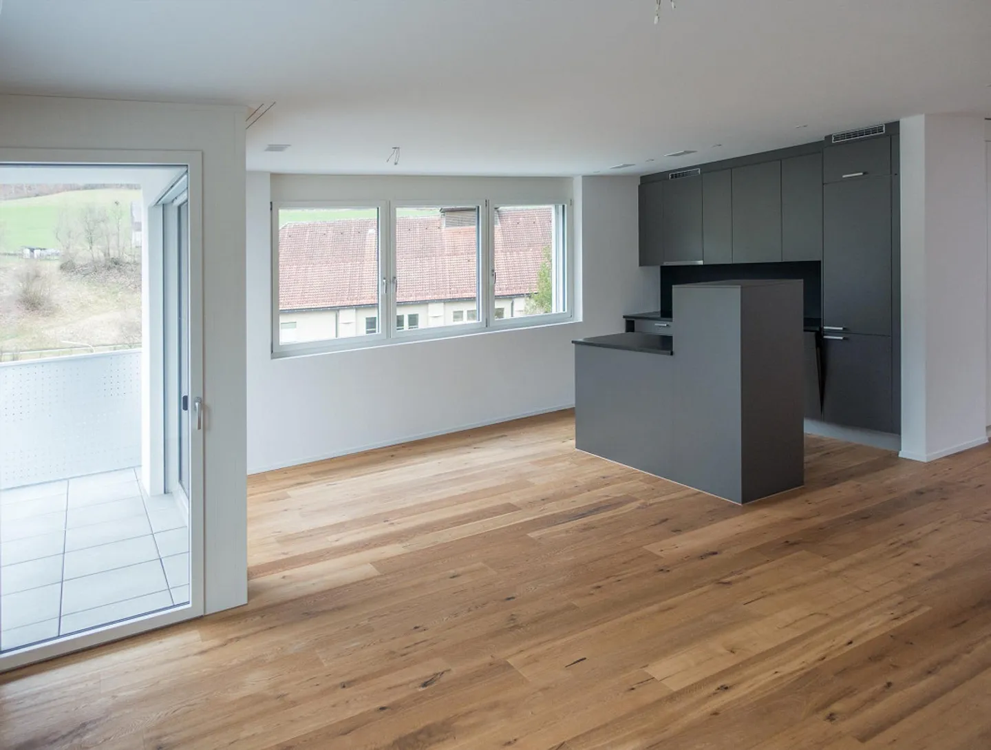 Appartement moderne de 3,5 pièces au 4ème étage avec balcon spacieux - Photo 7 sur 12