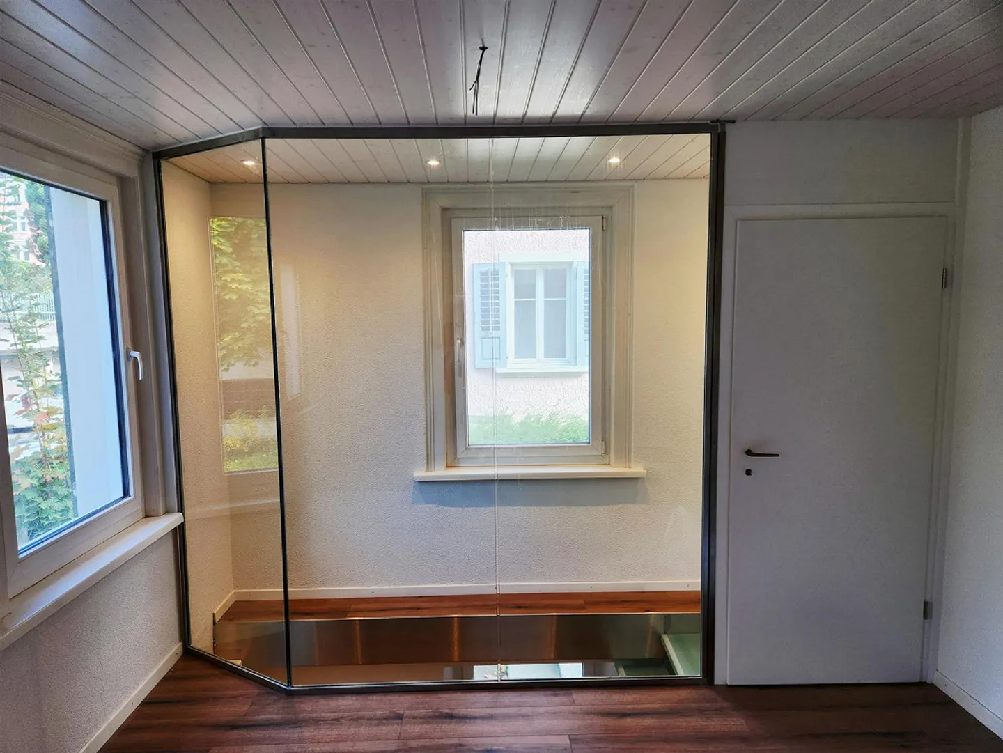 Appartement familial/jardin calme de 4 1/2 pièces (balcon, coin salon, pelouse) - Photo 3 sur 12