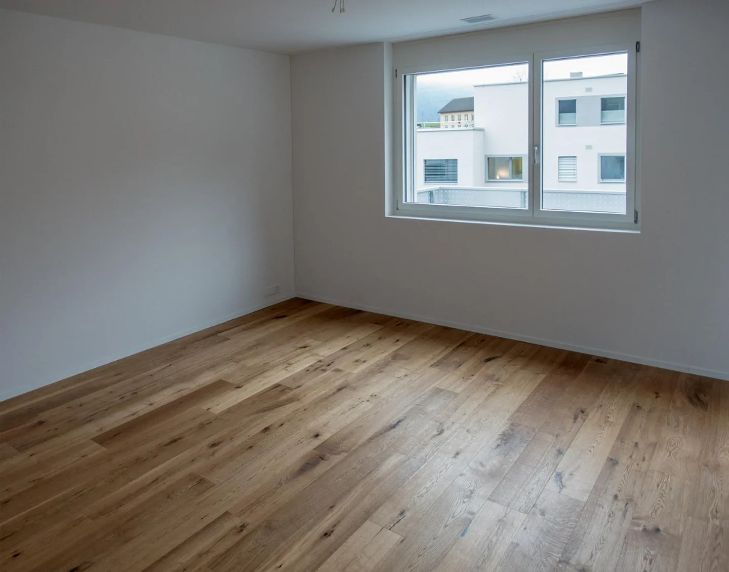 Appartement moderne de 3,5 pièces au 4ème étage avec balcon spacieux - Photo 10 sur 12