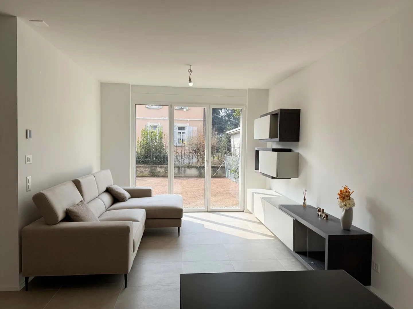 NEW 4.5 ROOMS WITH PRIVATE GARDEN IN ELEGANT RESIDENCE - Photo 1 of 13