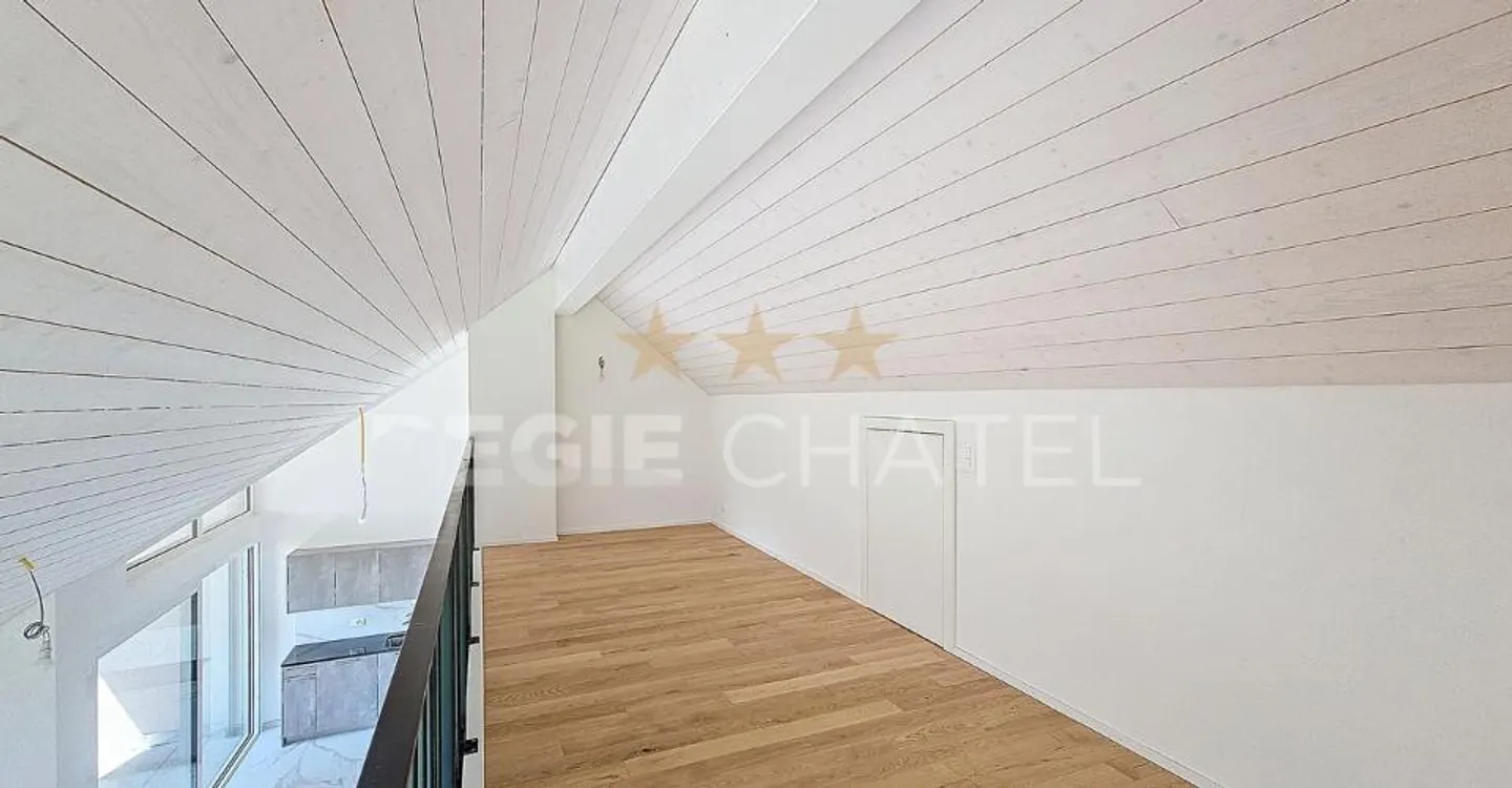 3.5-room apartment on the top floor with mezzanine - Photo 3 of 7