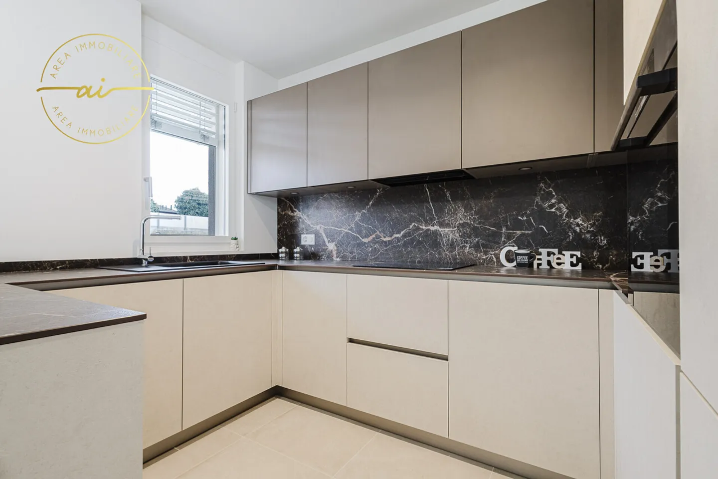 NEW 4.5 ROOMS WITH PRIVATE GARDEN IN ELEGANT RESIDENCE - Photo 3 of 13