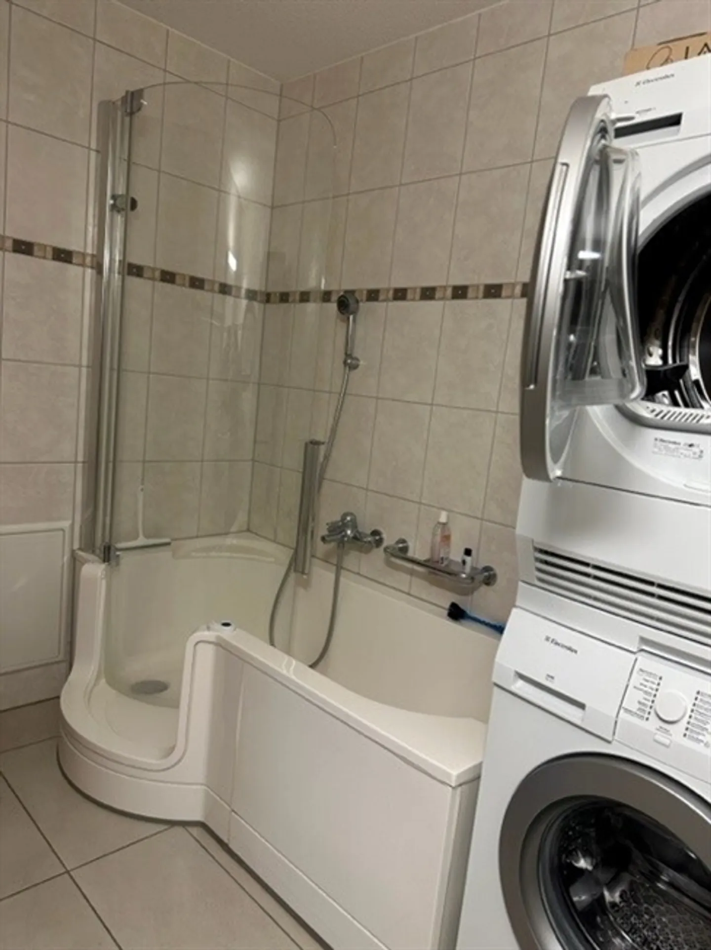 Belle petite appartement avec coin salon - Photo 8 sur 10