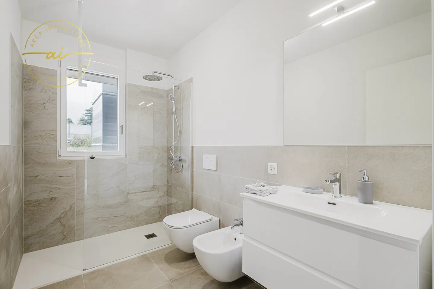 NEW 4.5 ROOMS WITH PRIVATE GARDEN IN ELEGANT RESIDENCE - Photo 11 of 13